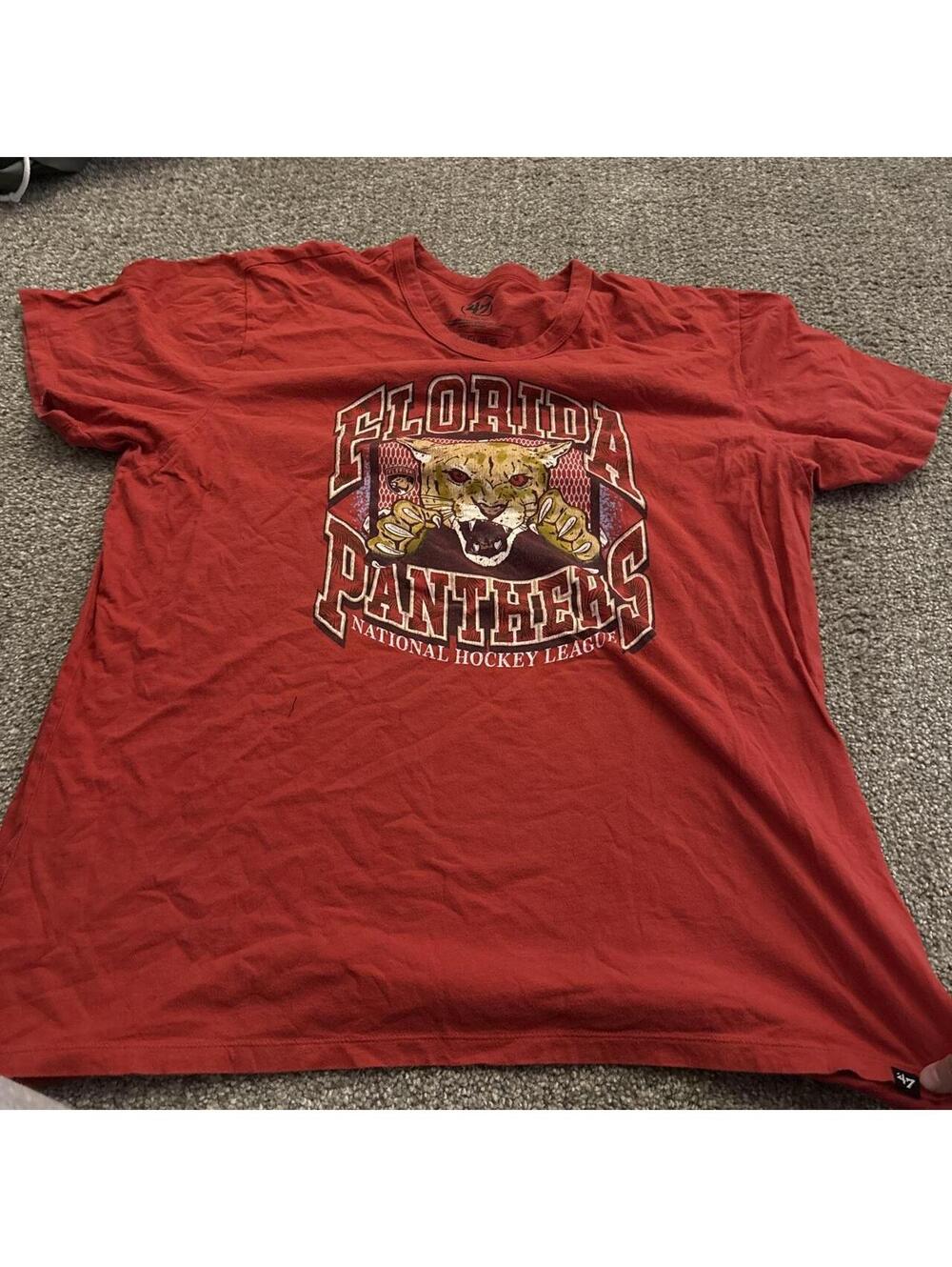 NHL Men's Red Tshirt